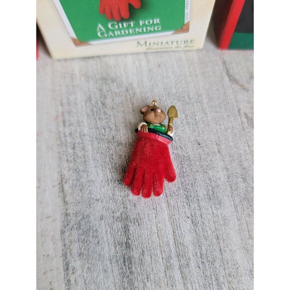 Hallmark miniature Mouse variety ornament set popper gardening - Picture 4 of 6